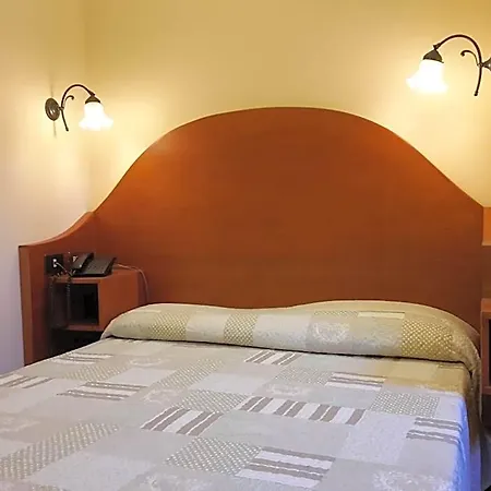 4 Coronati 2*