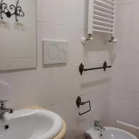 4 Coronati Hotel 2*